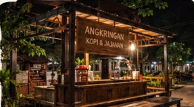 Suasana malam hari di angkringan kopi dan jajanan dengan pencahayaan lampu hangat dan meja kayu